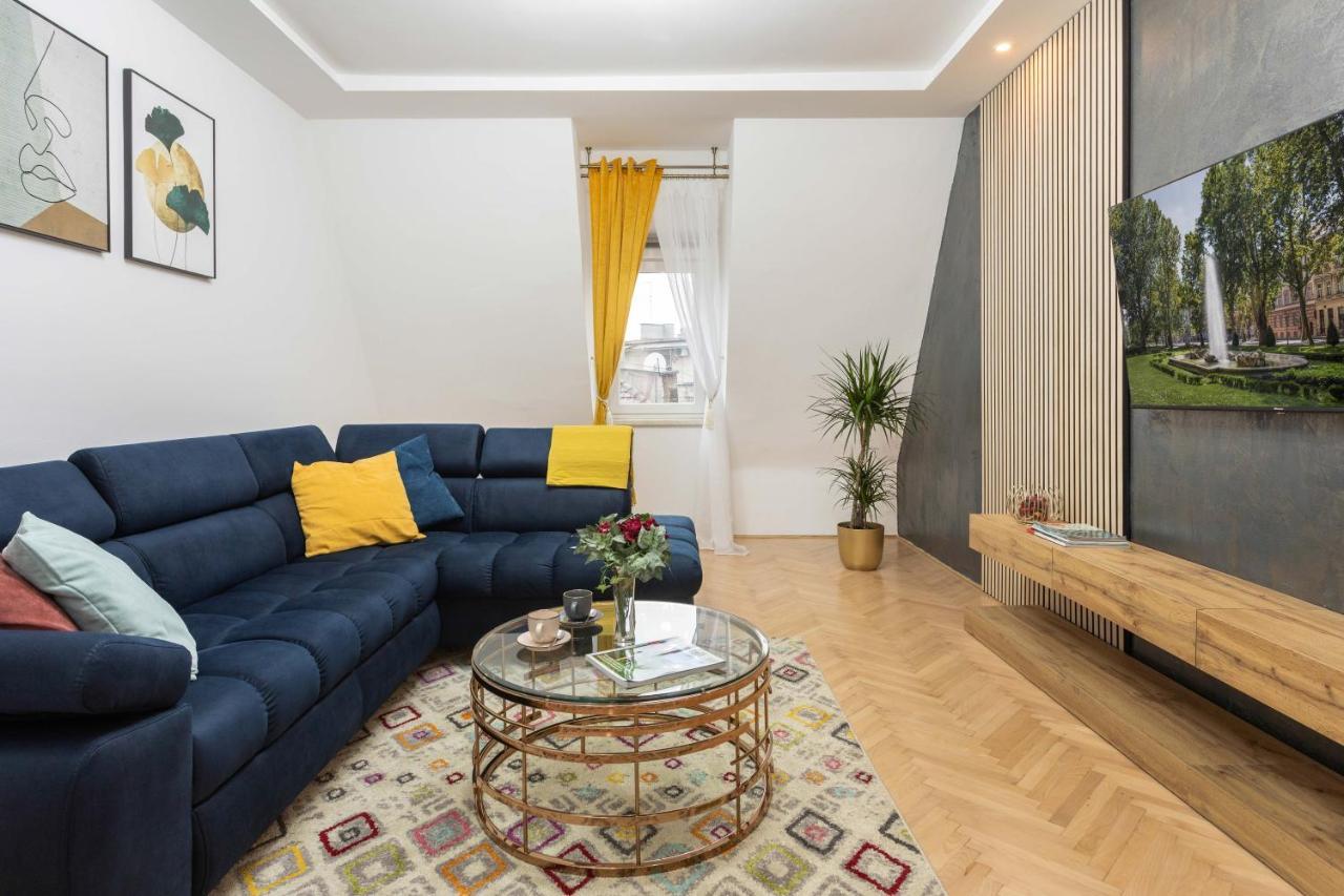 Design 1Bdr Loft Near Kvaternik Square Apartment Zagreb Bagian luar foto