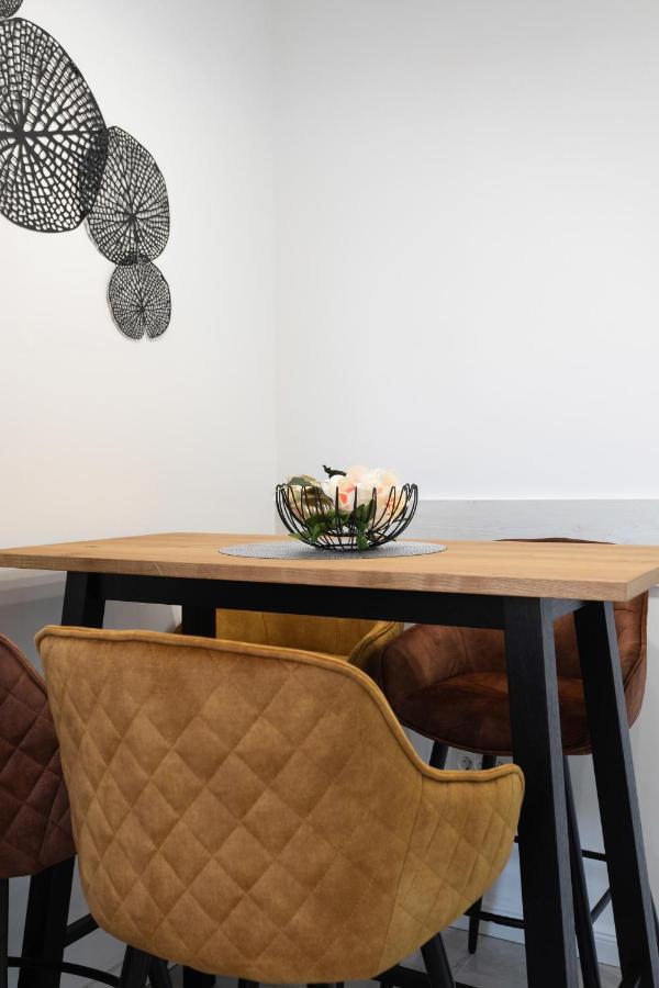 Design 1Bdr Loft Near Kvaternik Square Apartment Zagreb Bagian luar foto